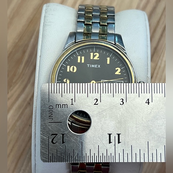 Timex Men’s Watch Indiglo Easy Reader Two Tone Stretch Bracelet Dark Gray Dial - Picture 10 of 10